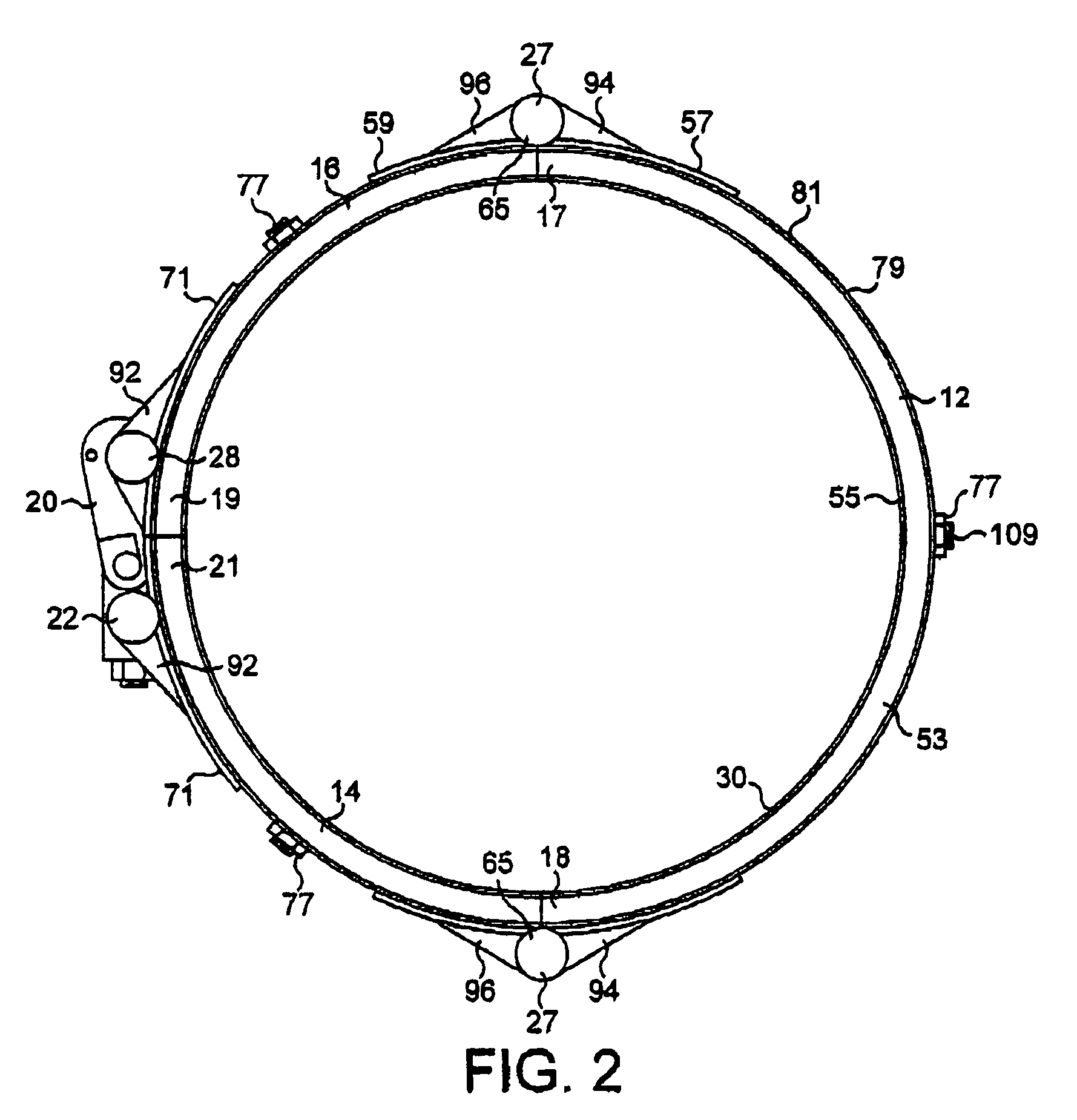 Apparatus for repairing an underwater pipe