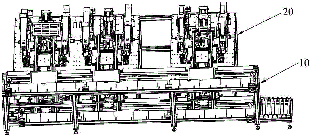 Tray conveying device for liquid crystal module classified packaging