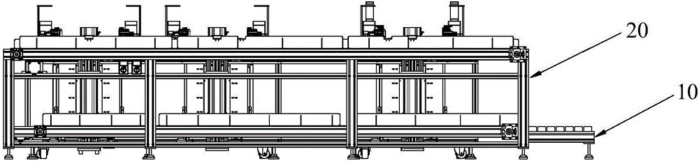 Tray conveying device for liquid crystal module classified packaging