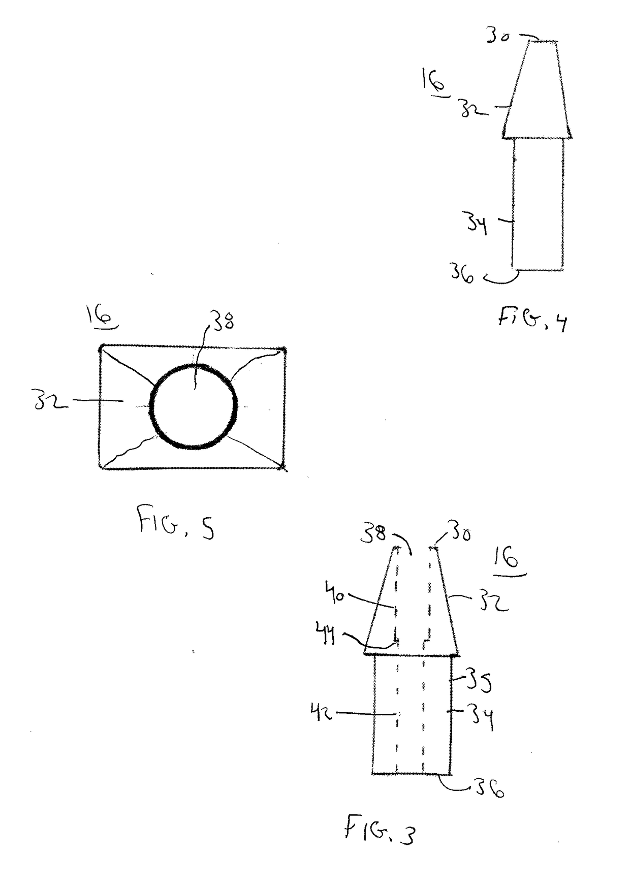 Golf club with grip arranged to facilitate alignment and method of making the same