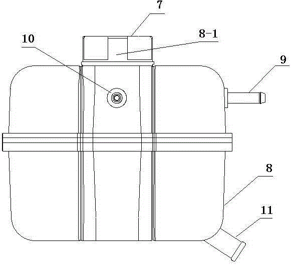 Water storage bottle cap for engine cooling system