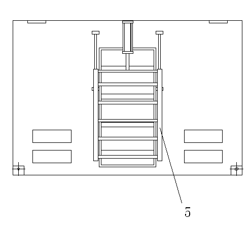 Landing door foot protection plate