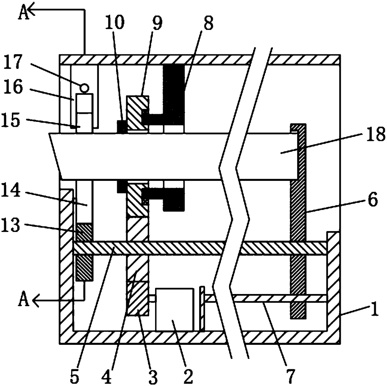 Bamboo tube green-skin-scraping device and green-skin-scraping method thereof