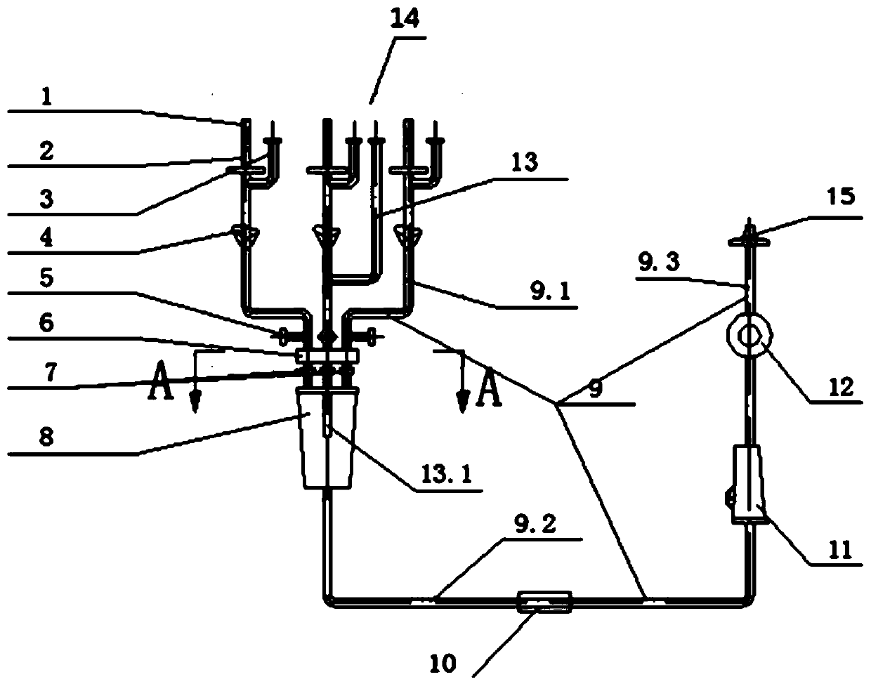 A self-adaptive continuous infusion device and a method for using it to complete multi-bottle continuous infusion