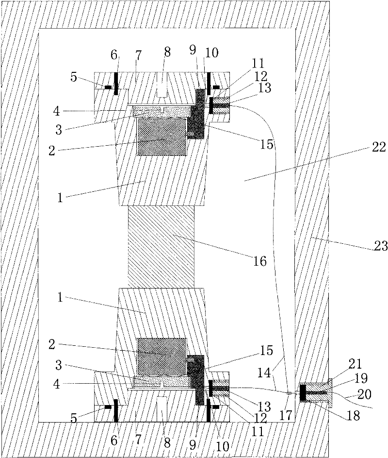 Pressure head device for loading normal triaxial rheology and testing acoustic emission under high confining pressure