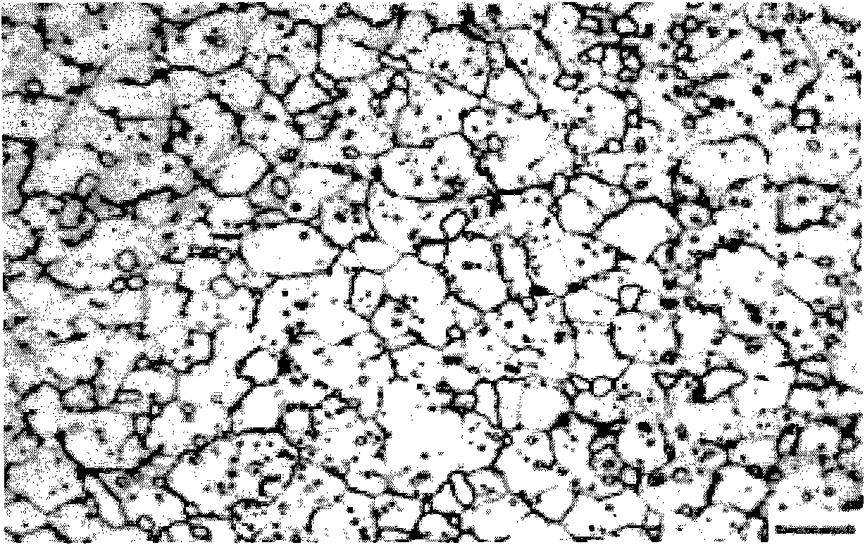 High-performance cold extrusion die steel and metallurgical manufacturing method thereof