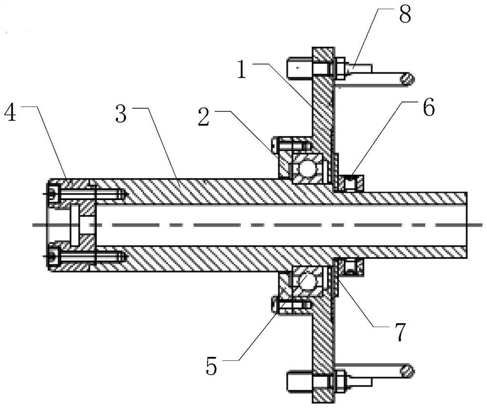 Centering device and centering method of insulating pull rod in three-position switch