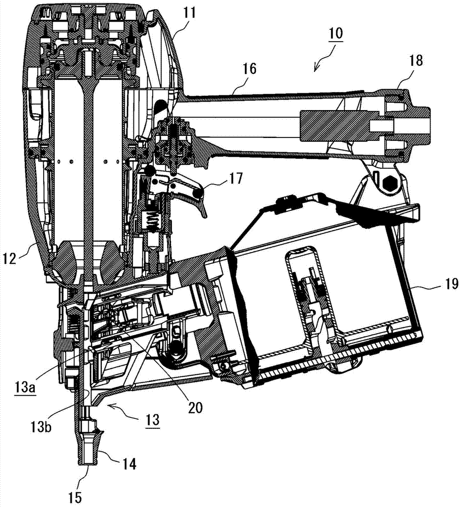 Fastener driving tool