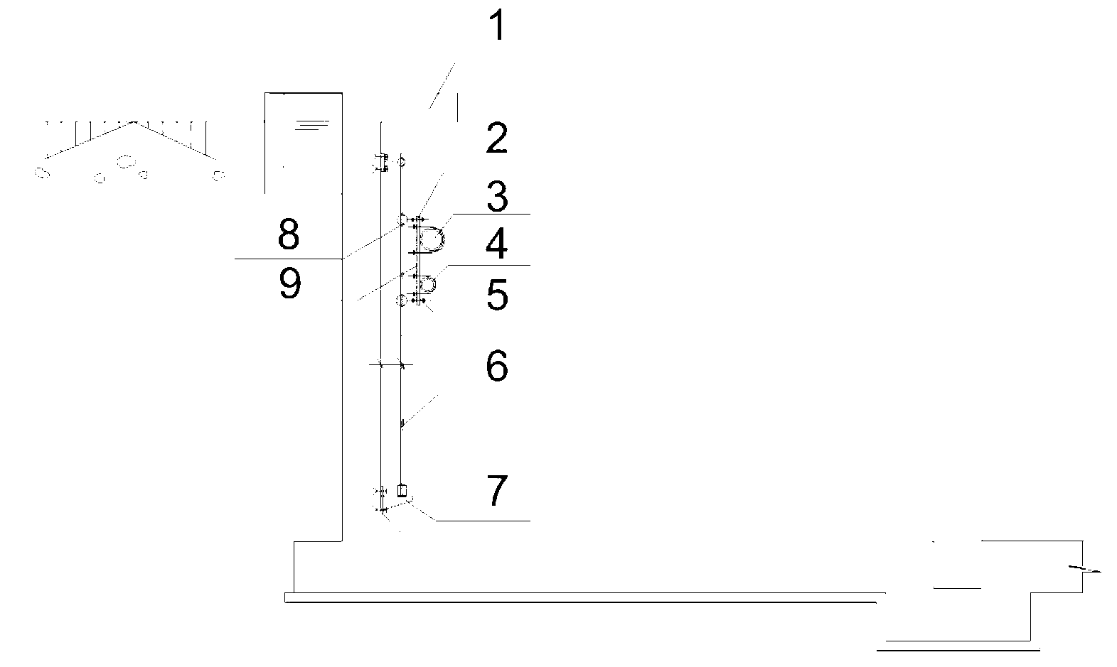 Drain tank icebreaking pipe and drain tank using icebreaking pipe