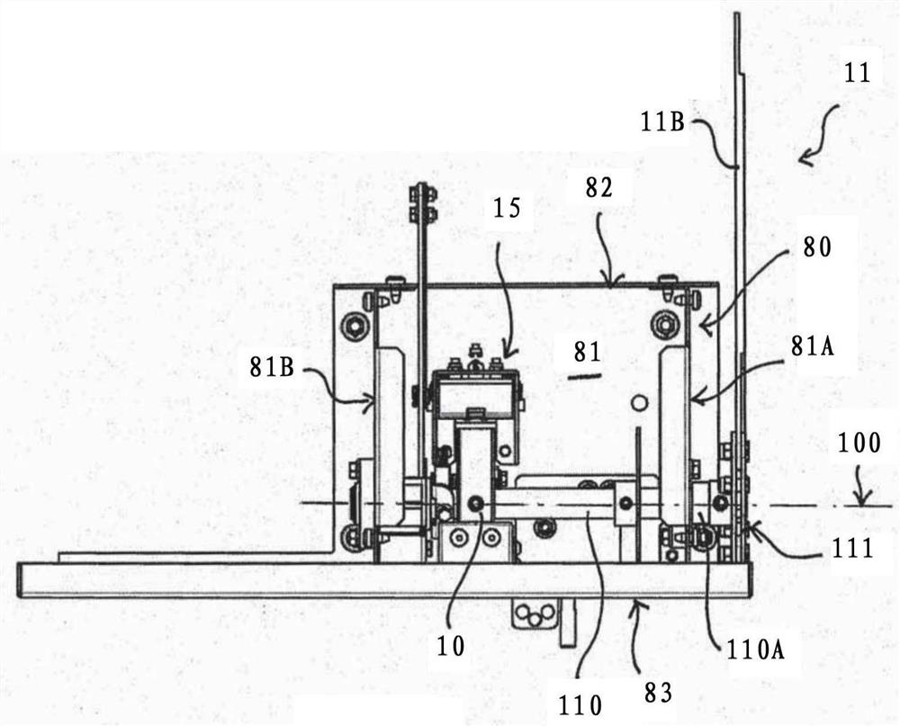 Operating mechanism for controlling an earthing switch of a medium voltage switchgear