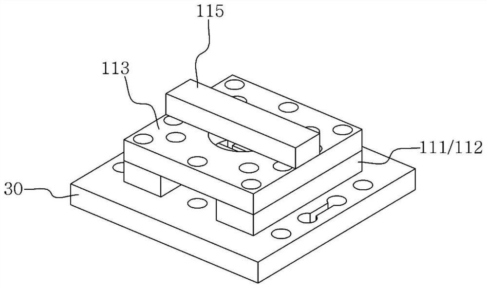 Electronic device attachable to skin and manufacturing method therefor