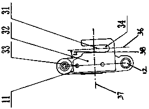 Follow-up hooks on tray lifting mechanism of shuttling car