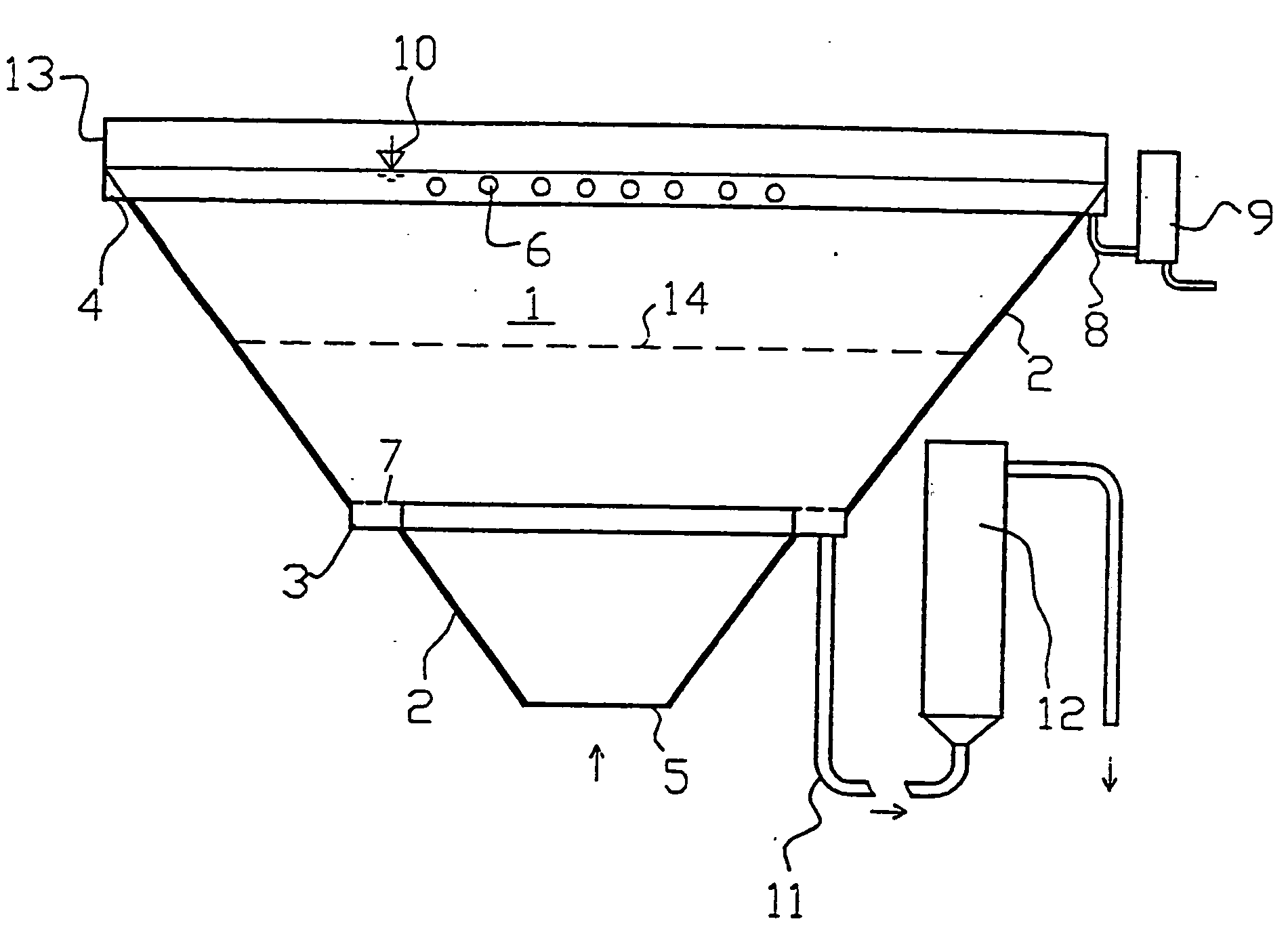 Method of separating suspension, in particular for waste water treatment, and an apparatus for performing the same