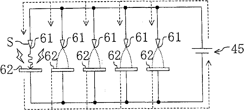 Discharge device and air cleaning device