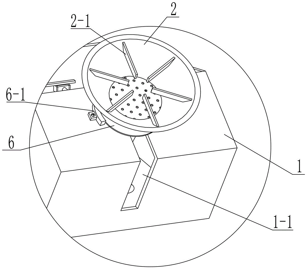 A flexible and mobile fire extinguisher integrating agitation and spraying