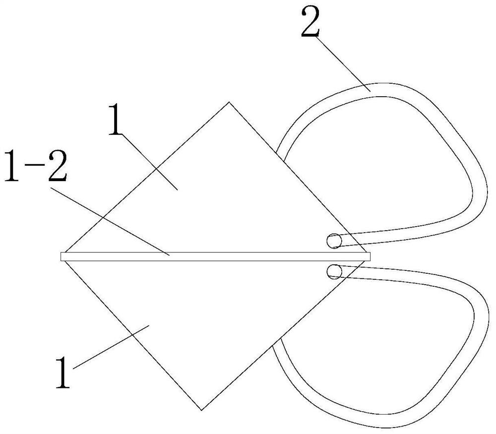 Three-dimensional mask with large mouth space and production method thereof