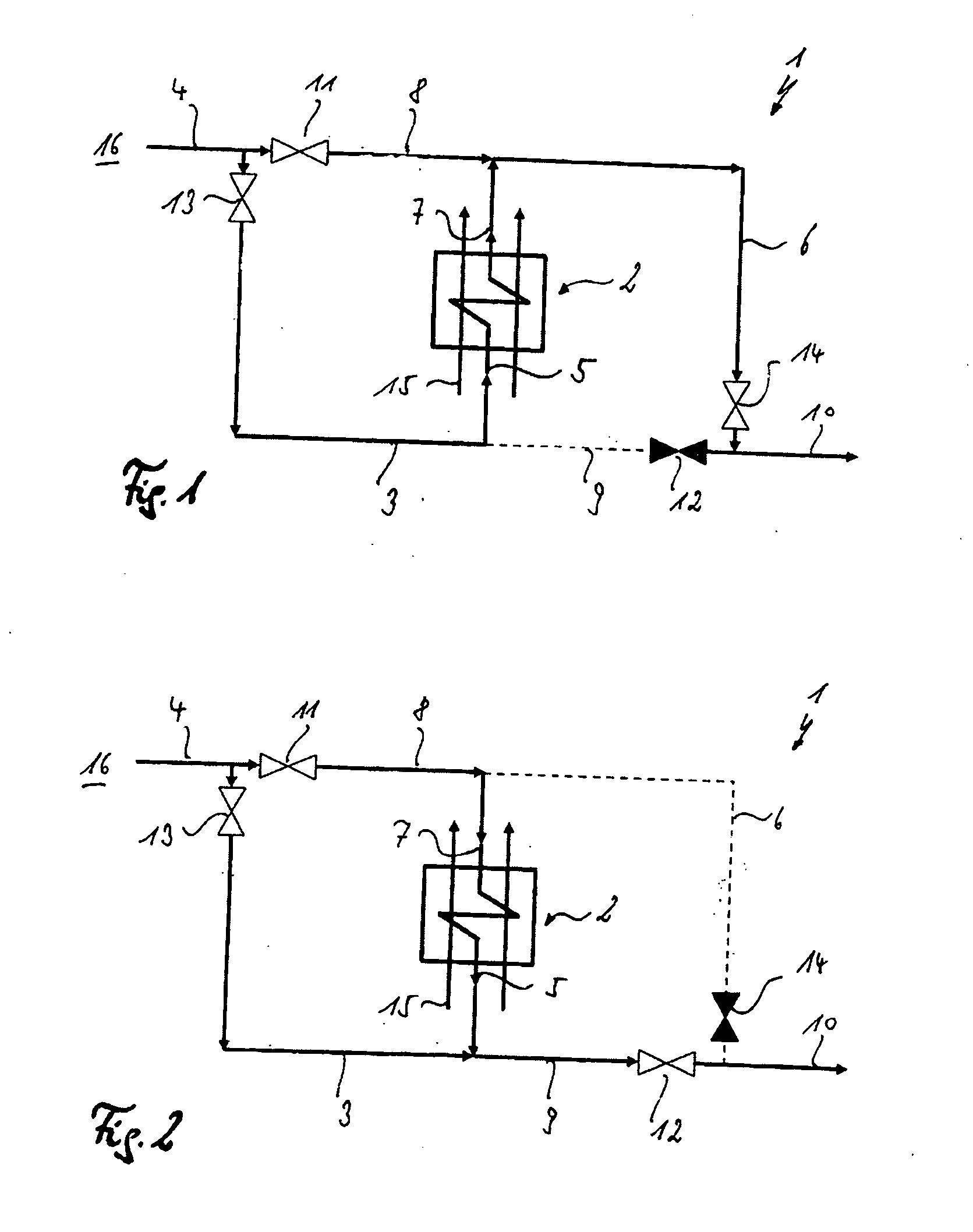 Device with a heat exchanger and method for operating a heat exchanger of a steam generating plant