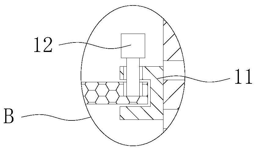 Rice screening device with dustproof function