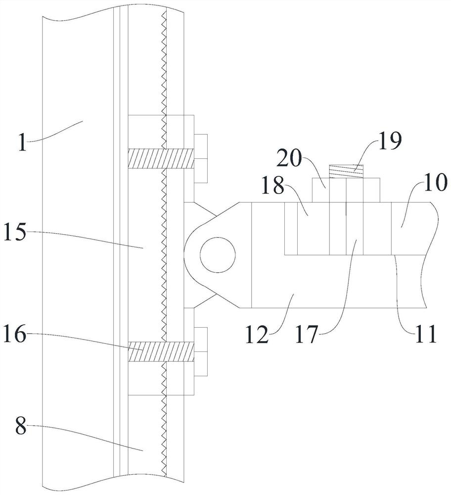 Integrated and safe yarn guide mechanism for twisting machine