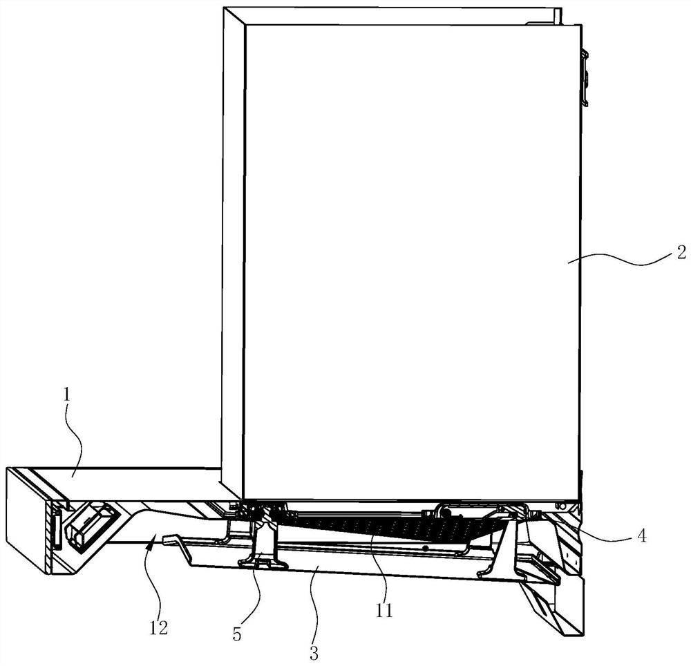 Installing device for smoke guiding plate and range hood using the installing device