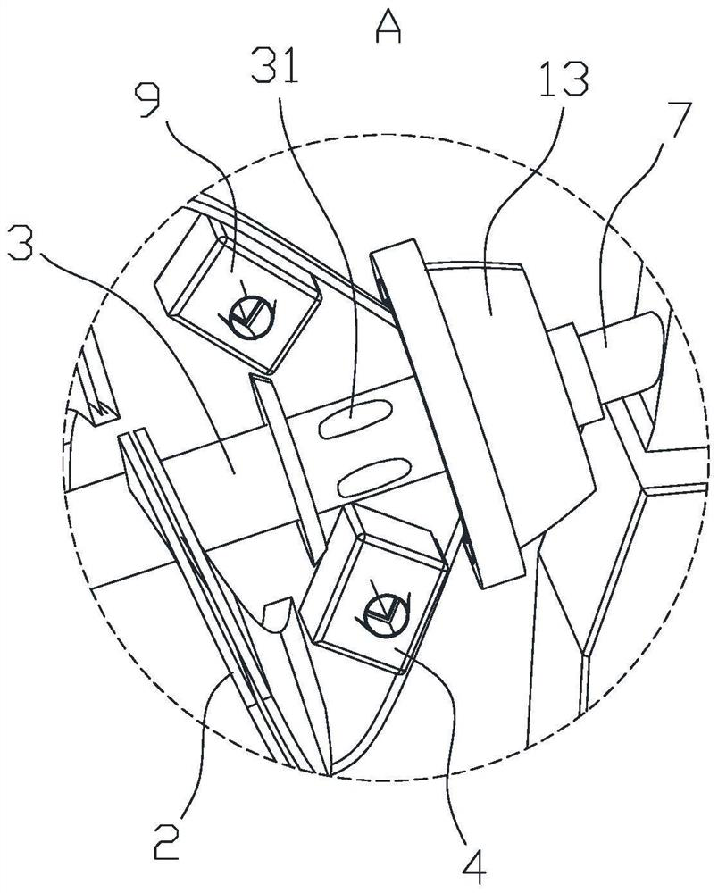 Heat treatment device for plastic odor removal