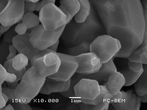 High-voltage lithium battery cathode material doped with trace amount of tungsten and preparation method thereof