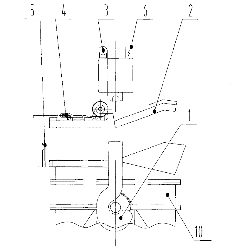 A special spreader with heat-insulating cover for traveling with molten iron