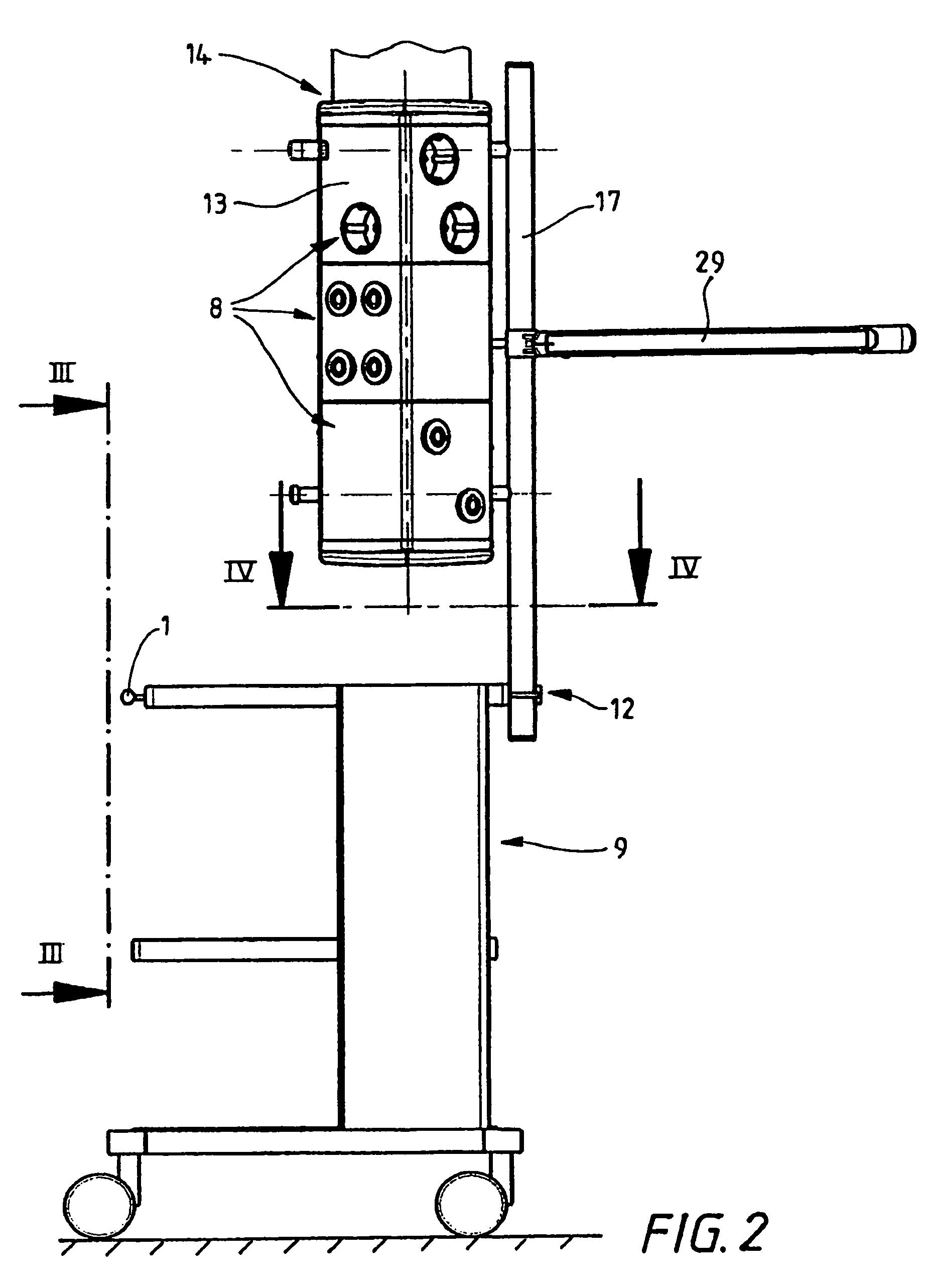 Coupling device of a transport cart with a structure of a supply panel for medical applications