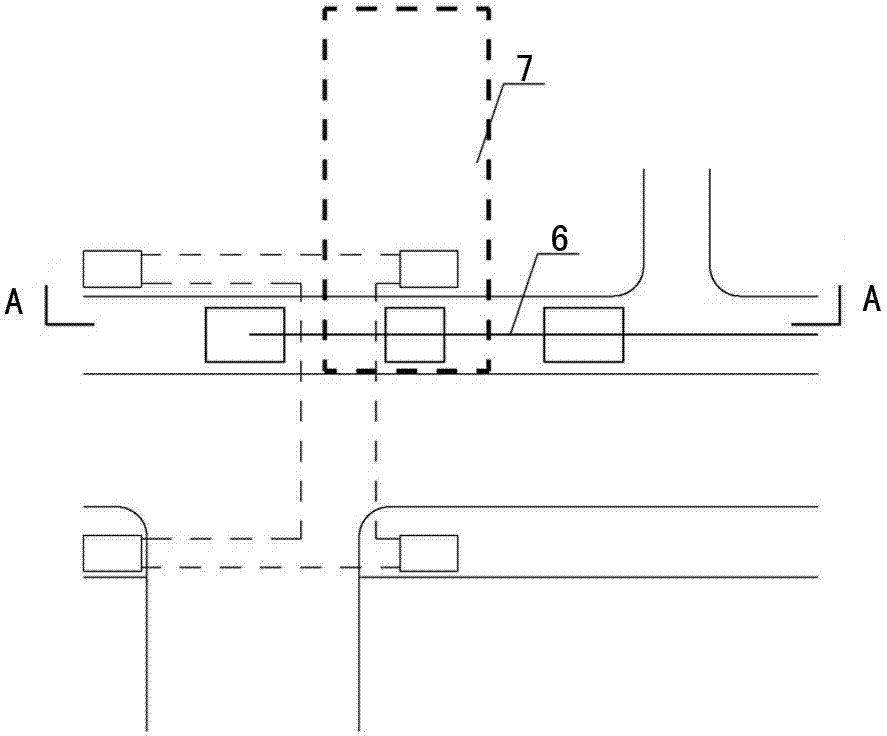 Bearing platform for heating pipe channels to stride reserved subway station and construction method thereof