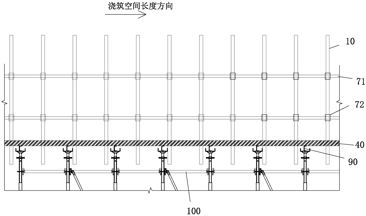 Smooth template system with arc side for cast-in-situ deformed beam