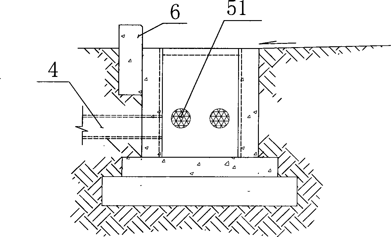 Dispersion type rainwater-collecting infiltrating irrigation device for urban road green area