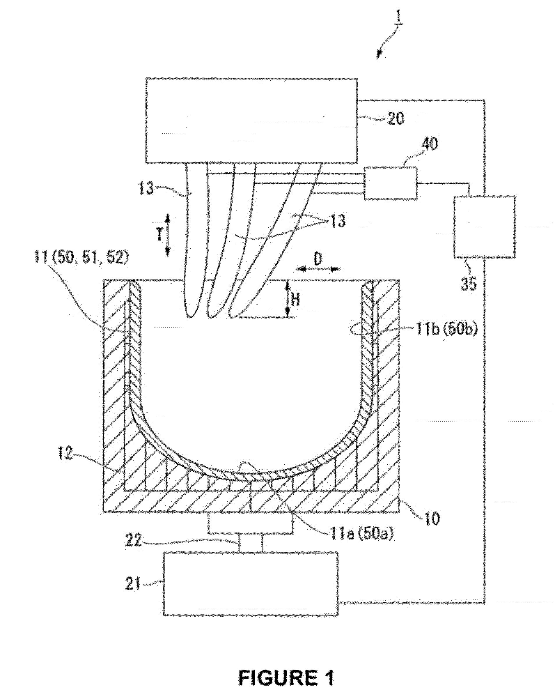 Apparatus and method for manufacturing vitreous silica crucible