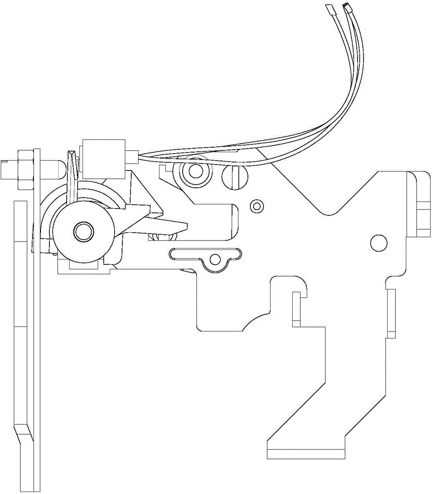 Overload alarm non-tripping device of molded case circuit breaker