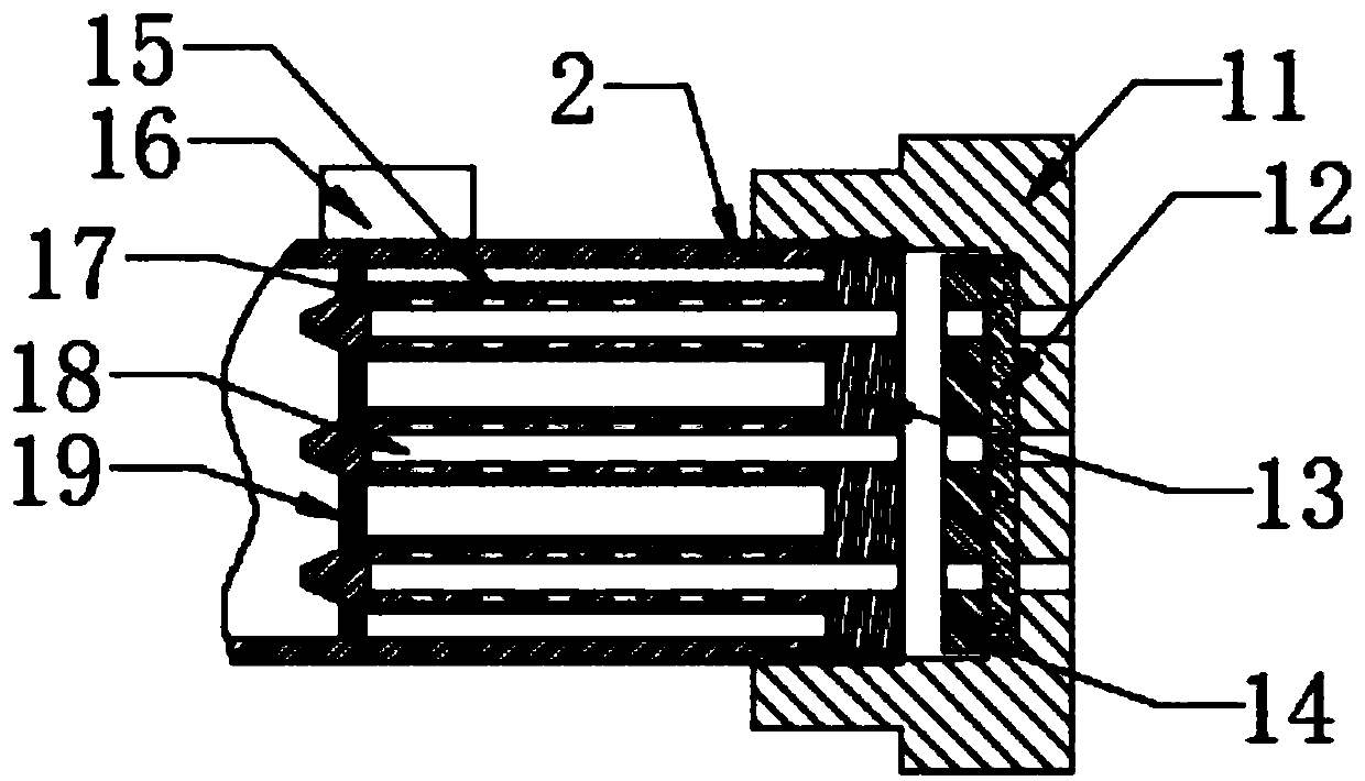 Plastic extruder facilitating filtering of impurities