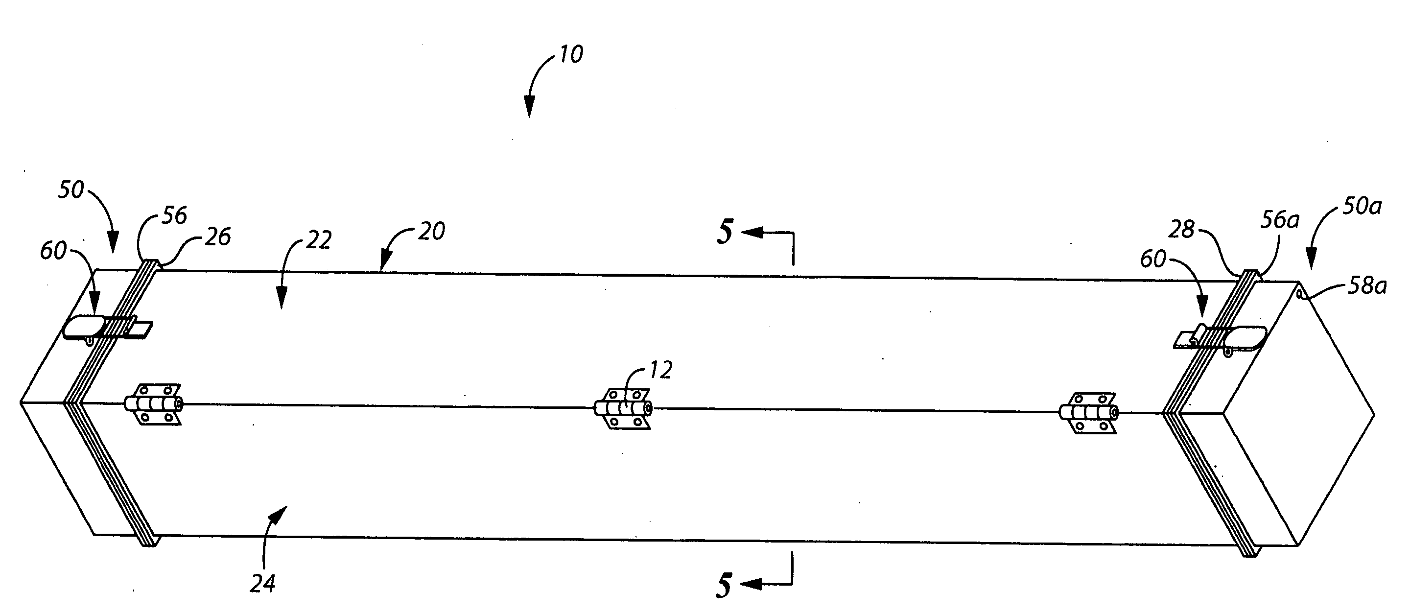 Structural building component having a decorative overmolding, apparatus for fabricating such an article and its method of manufacture