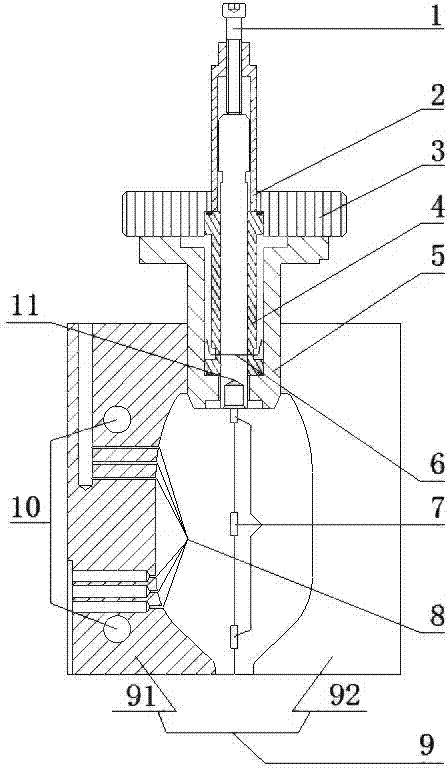 Blowing mould used for blowing plastic hollow container