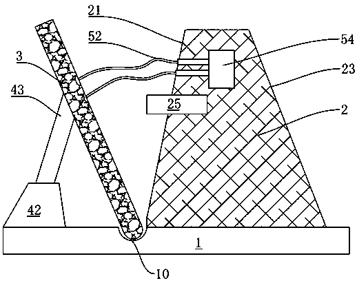 Gravity reverse-supporting debris flow protective retaining wall and construction method thereof