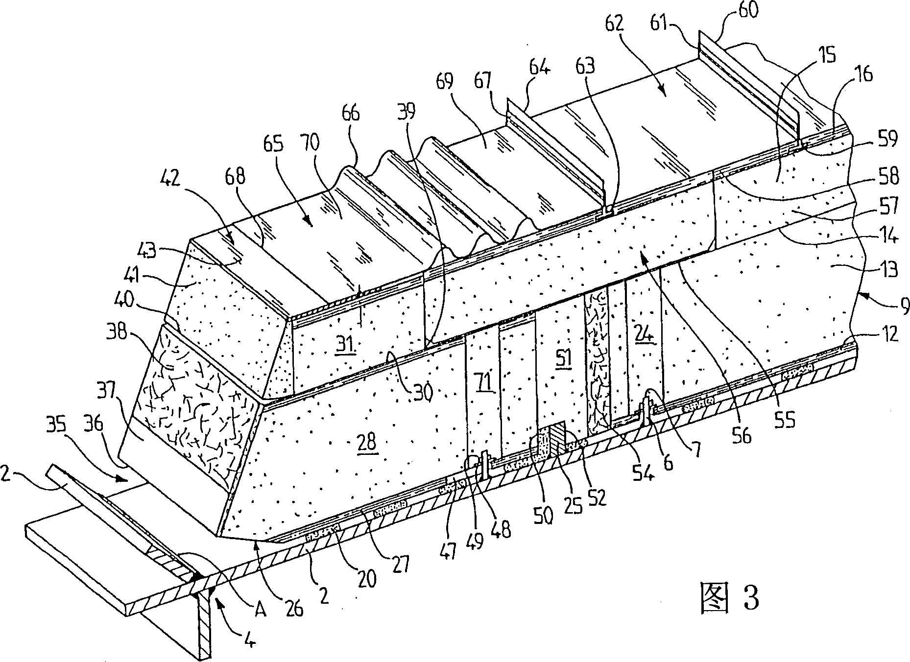 Watertight heat insualtion container with improved longitudinal stereo cross angle