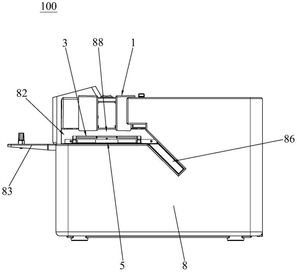 Gluing piece and gluing device of bookbinding machine