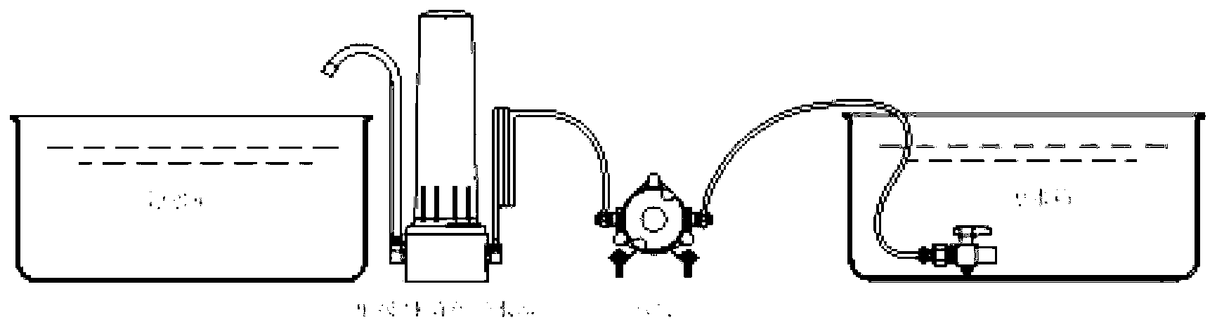 Wastewater treatment filtering material, and preparation method and use thereof