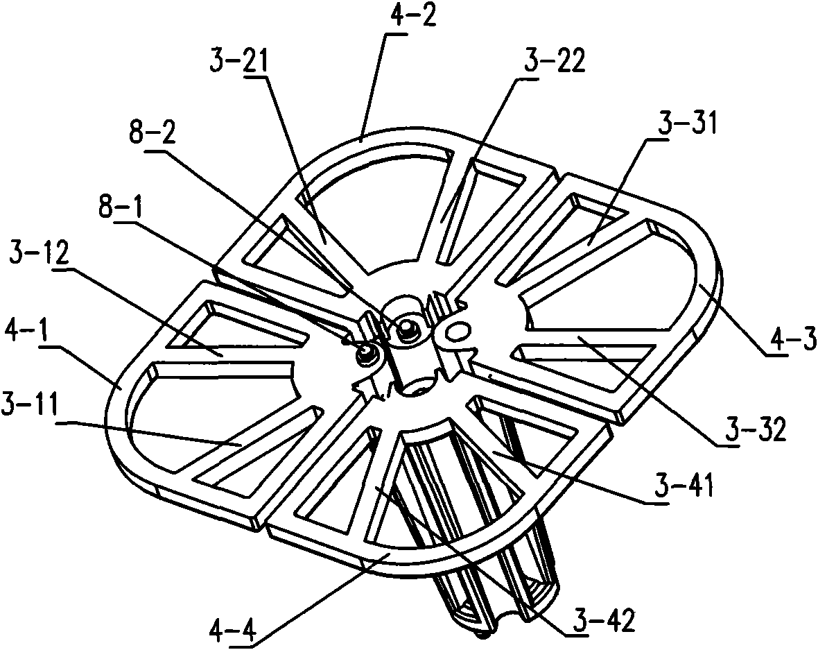 Integral type bipolar antenna element