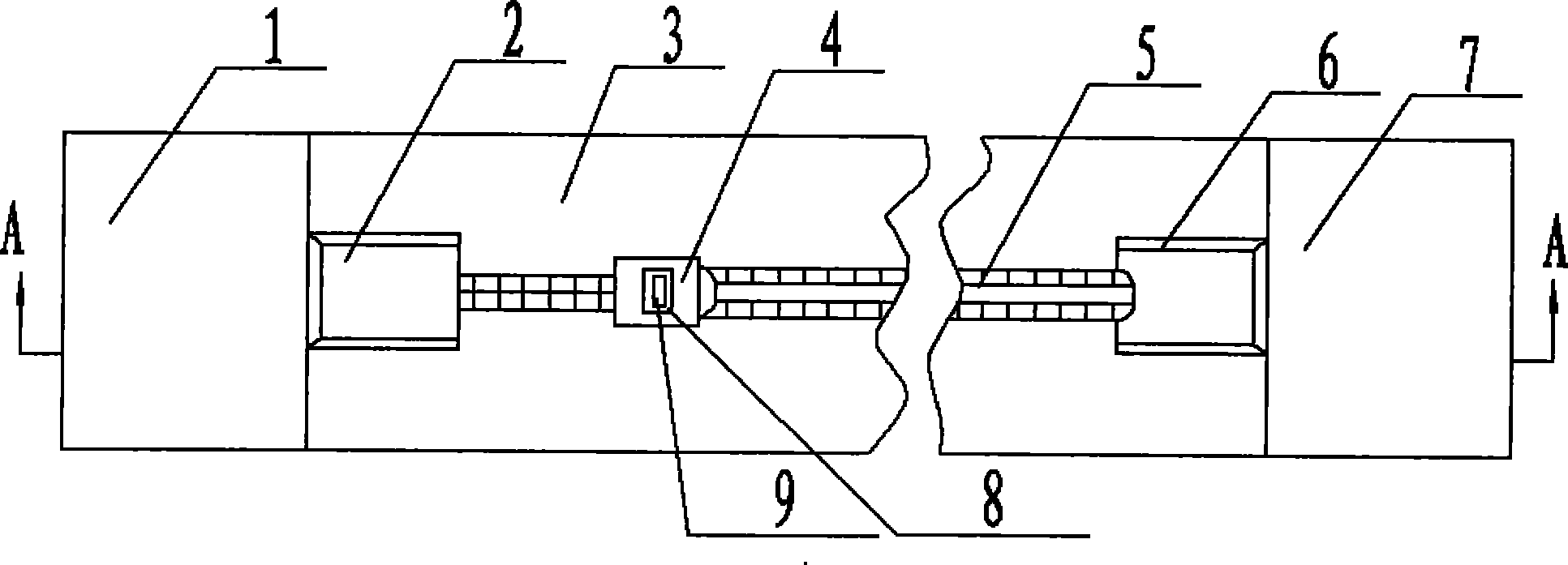 Polyurethane water vapor seal zipper and preparation method thereof