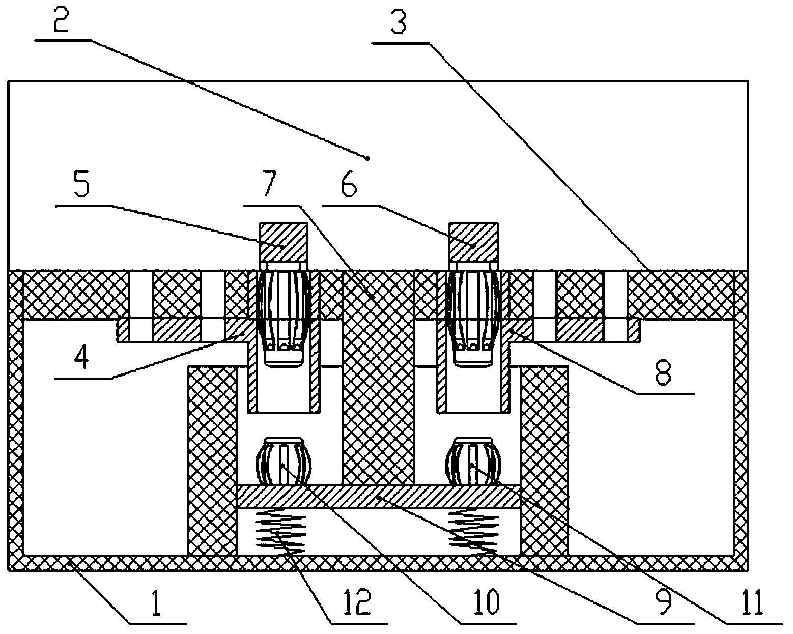 Device allowing electric energy meter to be plugged and unplugged without outage