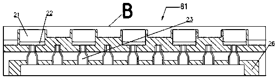 A device for automatically brushing grid pattern walls