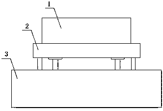 Auxiliary steel bar pulling tool for neckband rubber-coated product