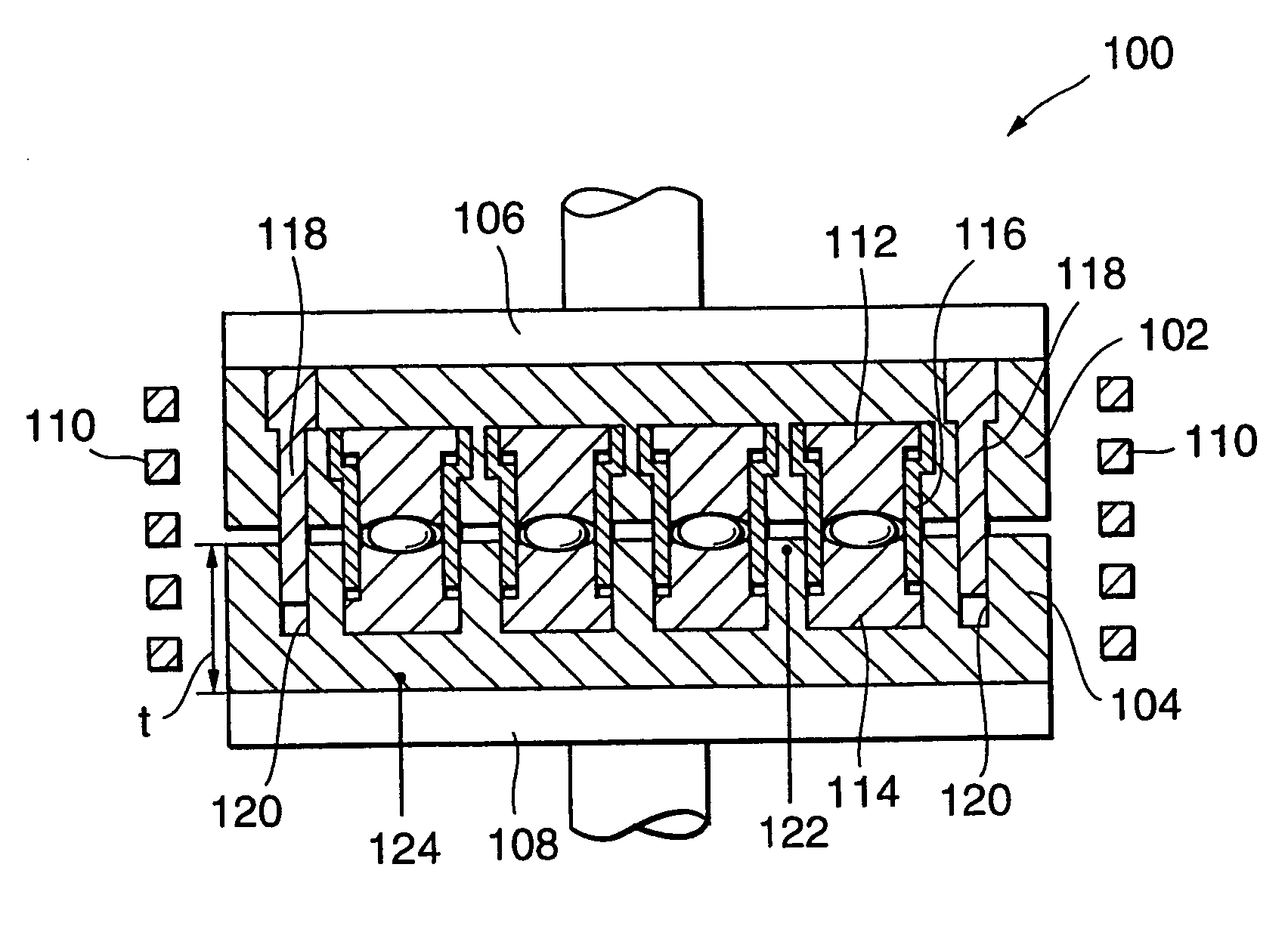 Press molding apparatus and press molding method