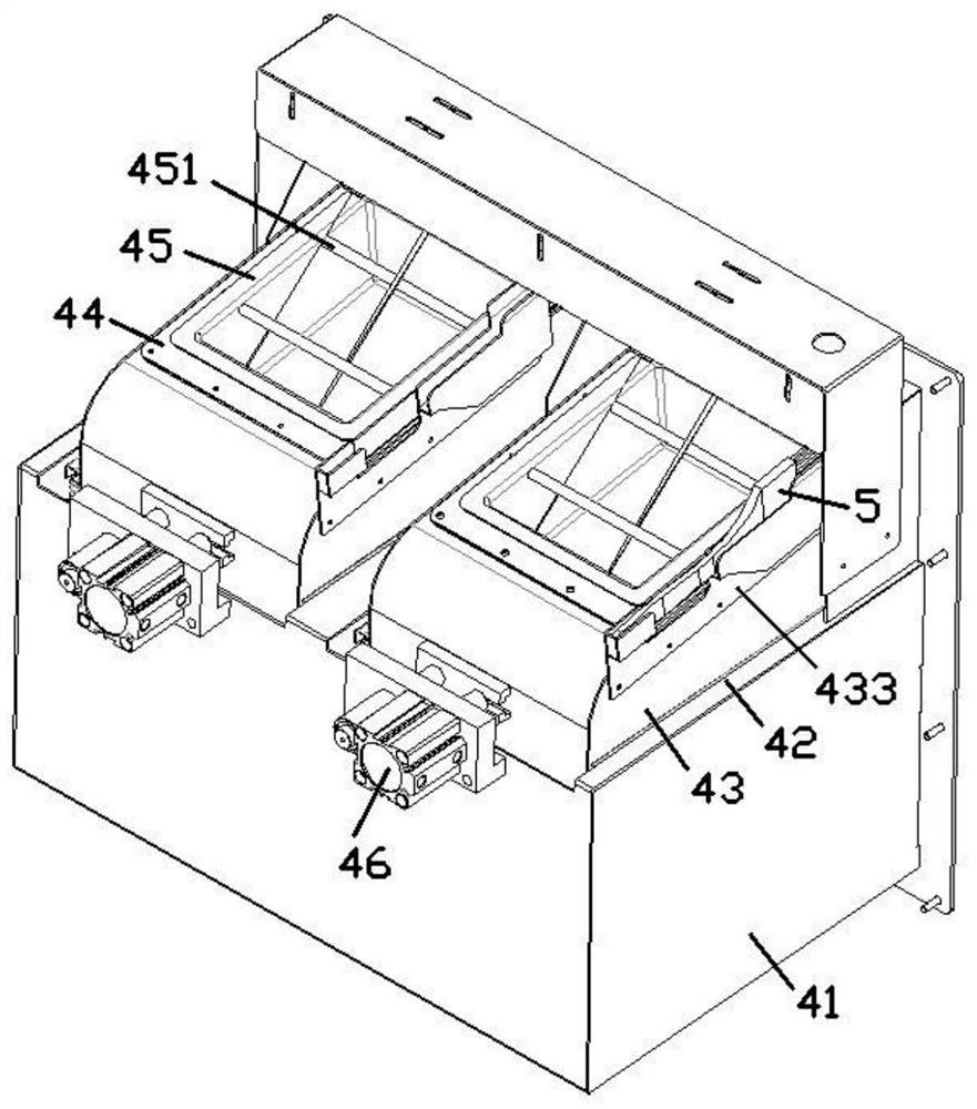 A kind of automatic egg brushing device and control method thereof