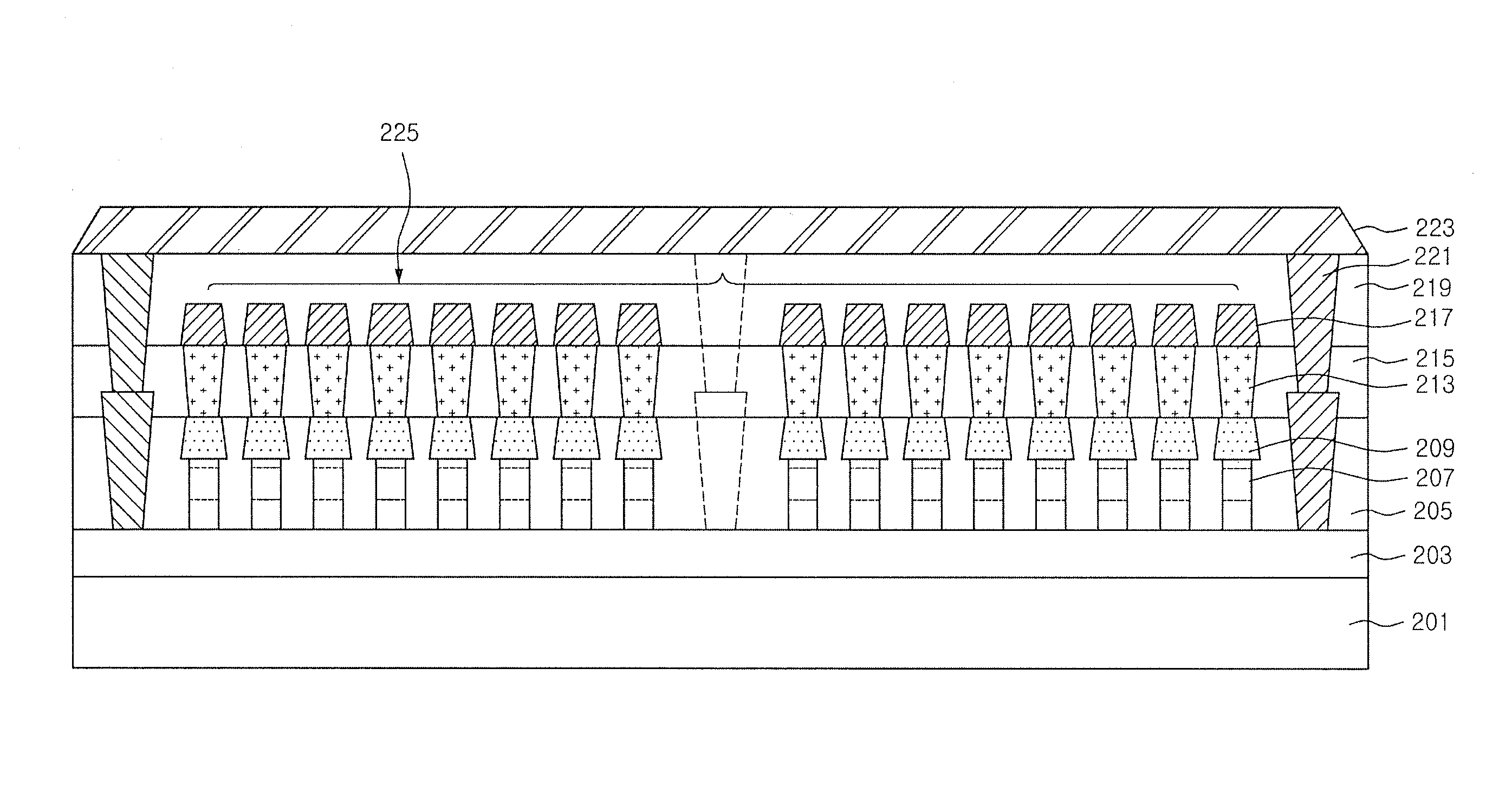 Phase change memory device with alternating adjacent conduction contacts and fabrication method thereof