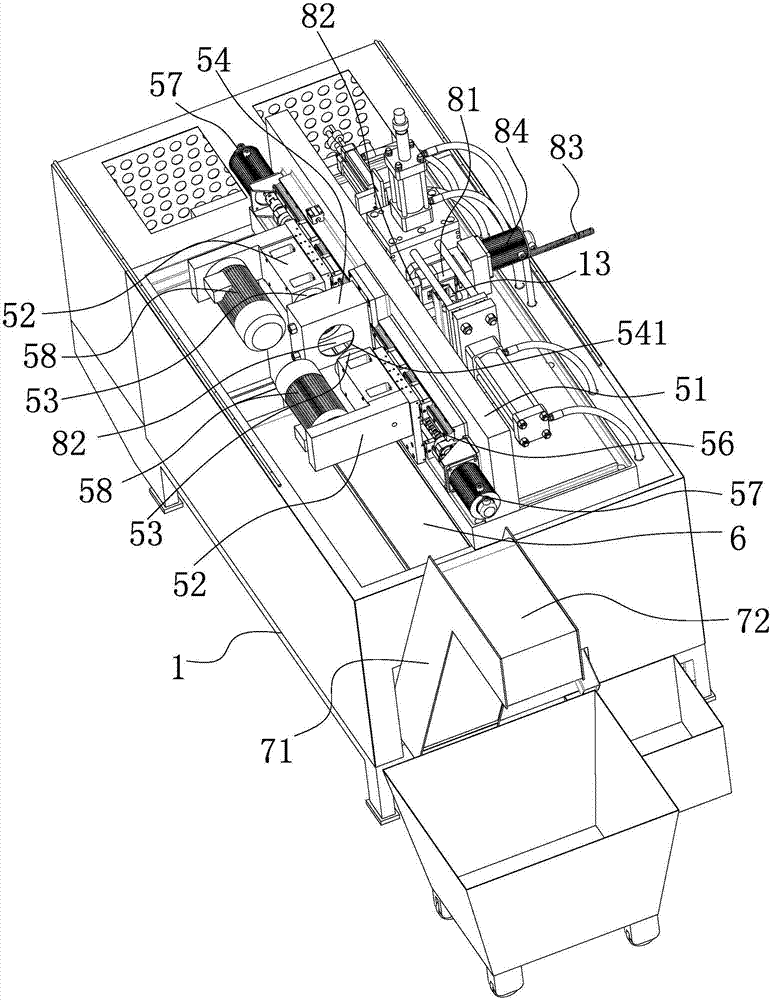 Flat bed type automatic forming device for machining winding shaft sleeve