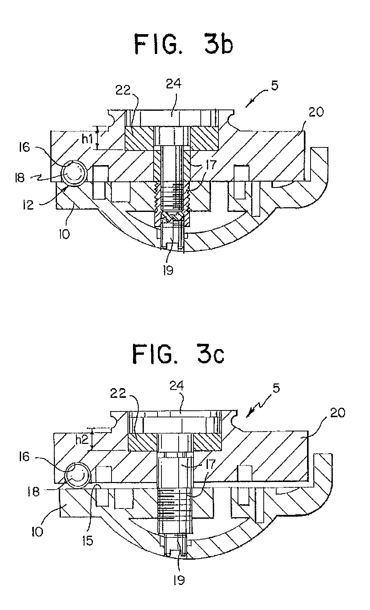 Handle thumb wheel mechanism which maintains holding forces when sterilized and when engaged